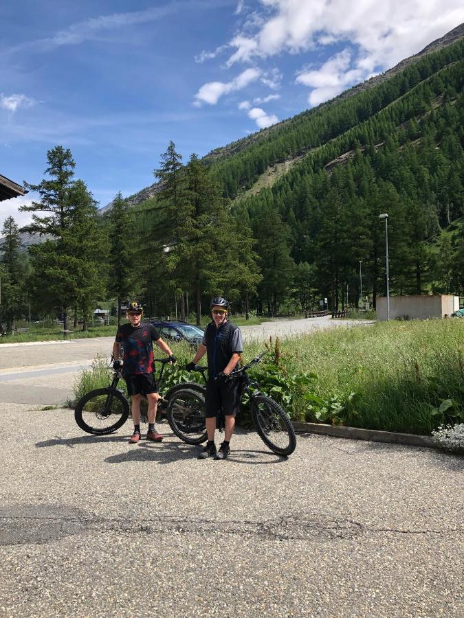 Hotel Adler Saas-Grund Bagian luar foto