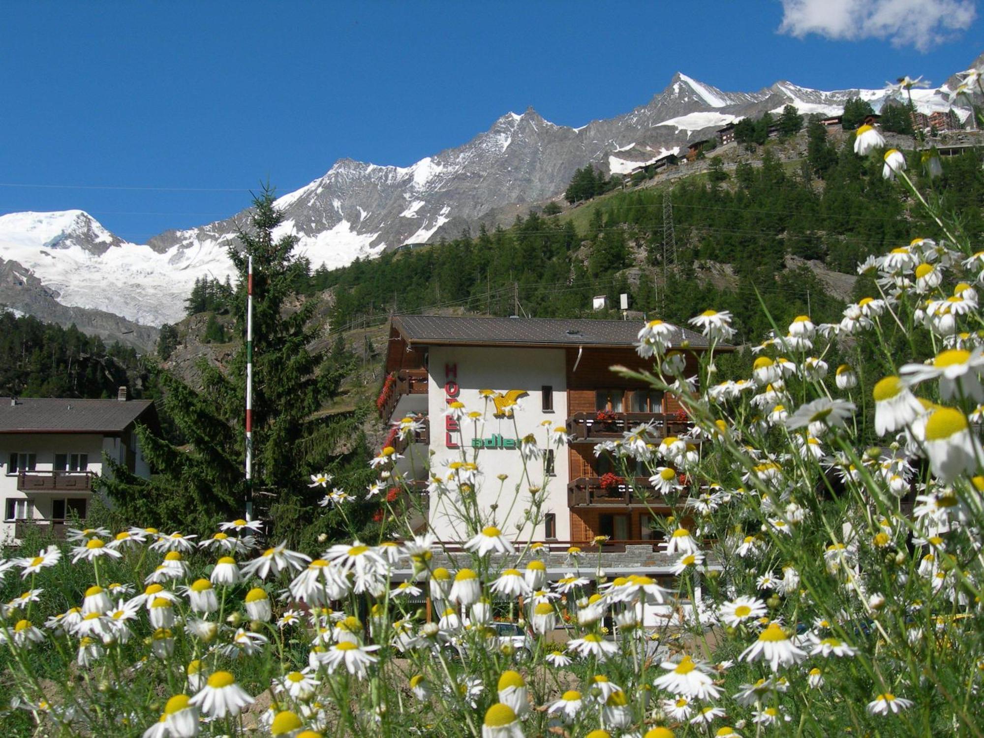 Hotel Adler Saas-Grund Bagian luar foto