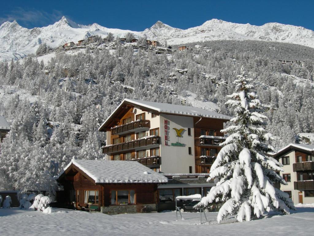 Hotel Adler Saas-Grund Ruang foto